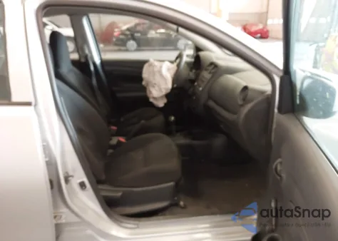 2016 Nissan Versa 1.6 S из США, поврежденный, VIN 3N1CN7AP6GL831859